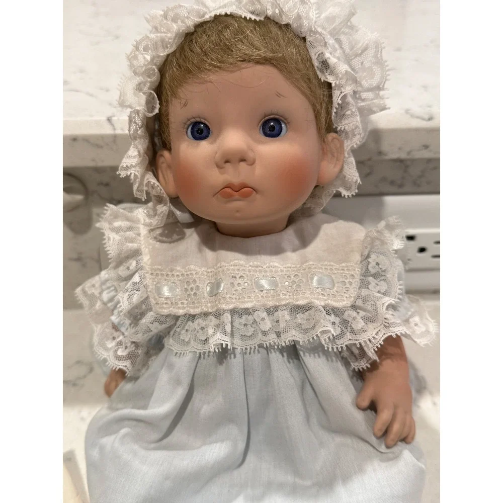 Lee Middleton Forget‎ Me Not Doll Blue Dress Lace Bonnet Shoes Certificate
